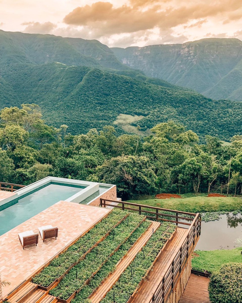 MoradaDosCanyon's tweet photo. #Repost @happilyeverjetlagged
・・・
In love with this pool and this hotel 💚 have we convinced you to to check out southern Brazil yet??
.
.
.
#beautifulhotels #discover_hotels #exquisitehotels #discoversouthamerica #visitbrazil #moradadoscanyons https://t.co/KBV2kmjU3k