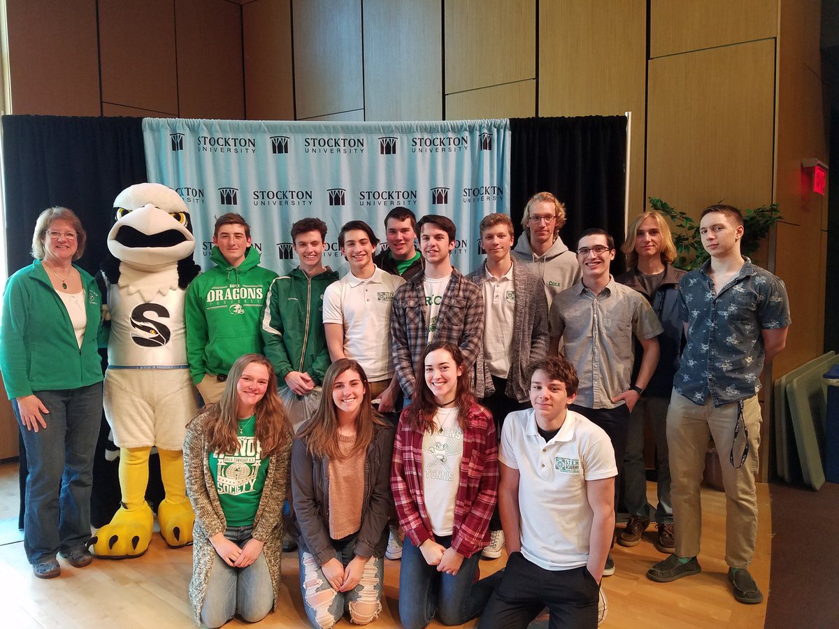 BTHSDragons's tweet image. BTHS AP Computer Science team participated in the CSTA SNJ High School Programming Competition at Stockton University on March 26.