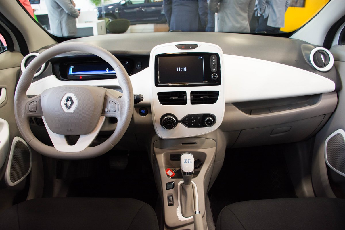 dxbinvestments's tweet photo. Our subsidiary #Emicool received the first of its #Renault ZOE electric vehicles after opting to convert to an all-electric fleet as part of its efforts in #sustainability. https://t.co/gA2Z3N9yU8