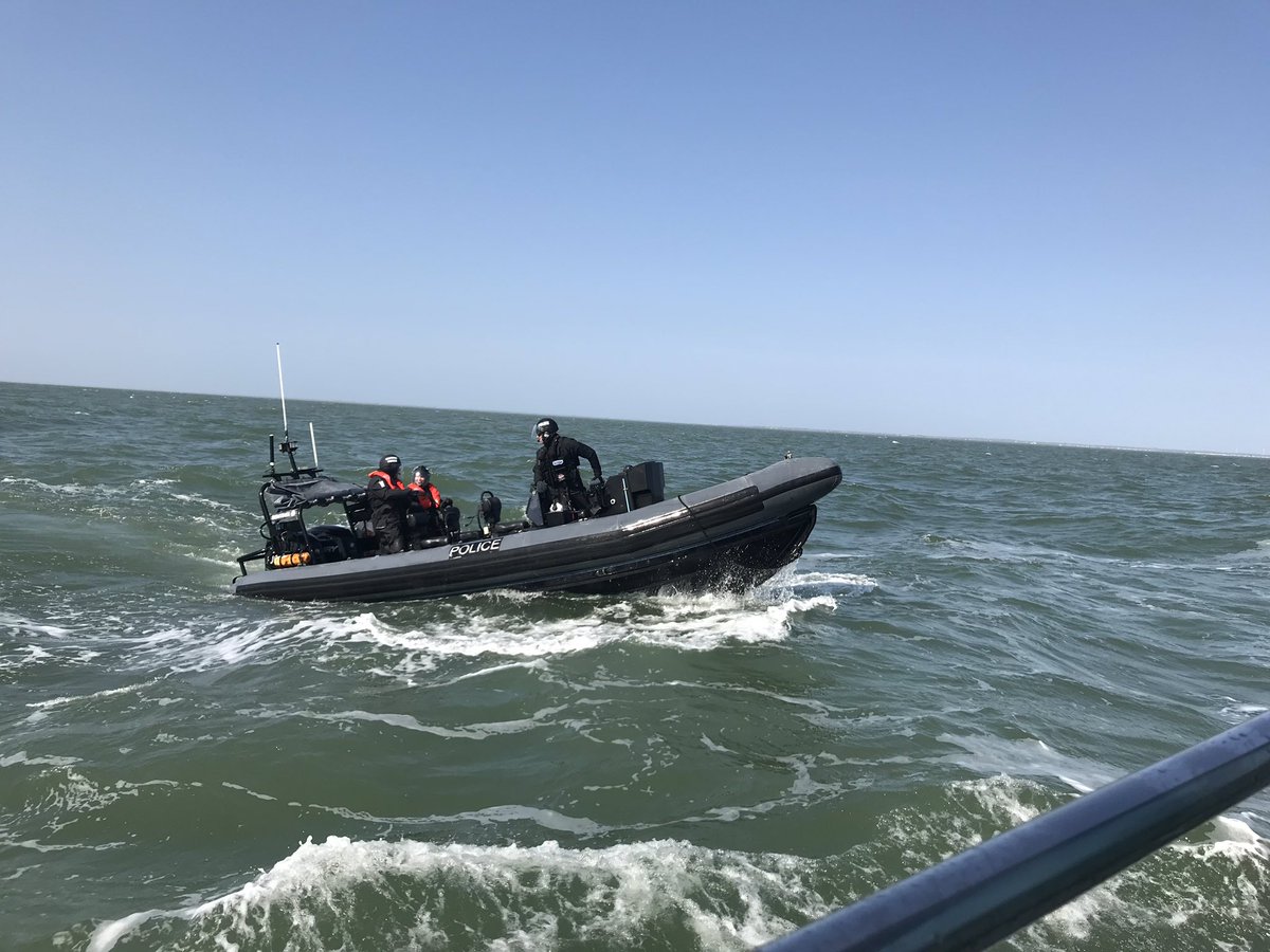 EssexPoliceUK's tweet photo. Have you ever wondered what it’s like to be a specialist officer with us? Our @EPMarine Unit patrols more than 400 miles of coastline to help keep you safe.

They will be LIVE on #Facebook to answer your questions at 2.30pm. See you on the water! https://t.co/yHHrT5F5I5