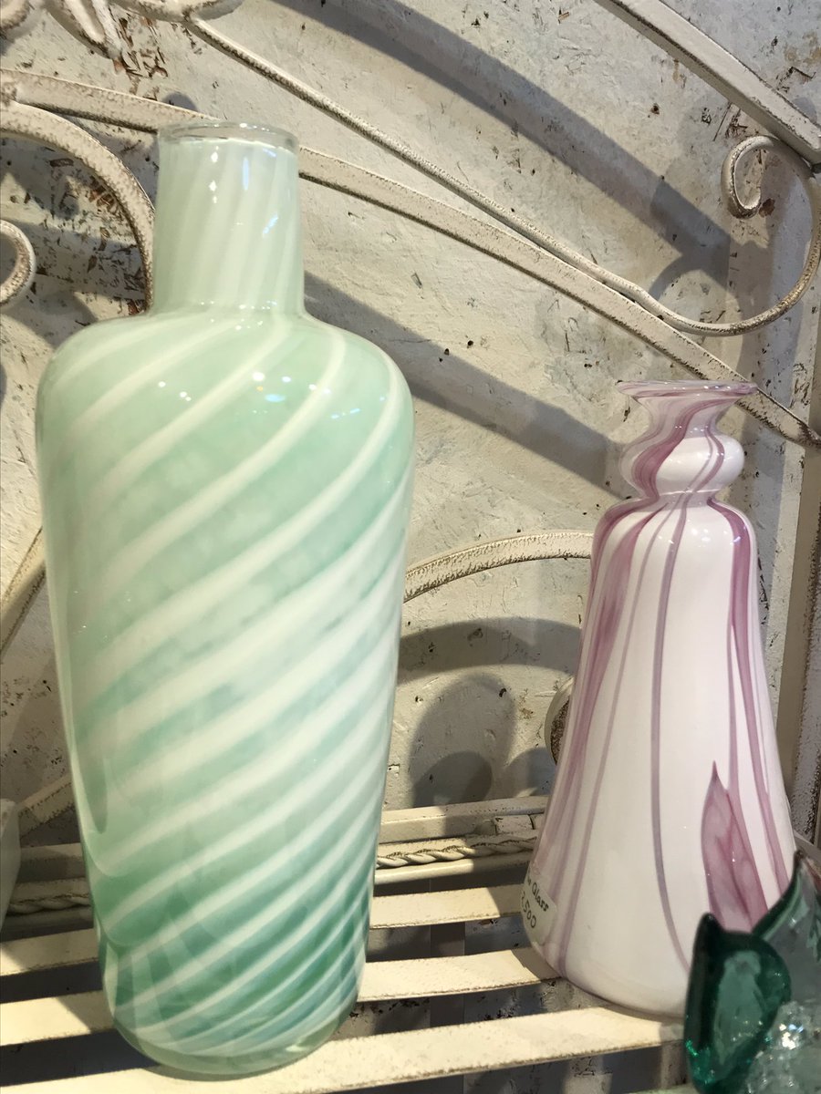 FourGrass's tweet photo. #GLASSJOHN さんが色々追加納品して下さいました!
素敵なガラス細工ばかりでキラキラします✨
#アートコ横丁
#アートコ
#板橋
#滝野川 https://t.co/OxWIHp0ZEY
