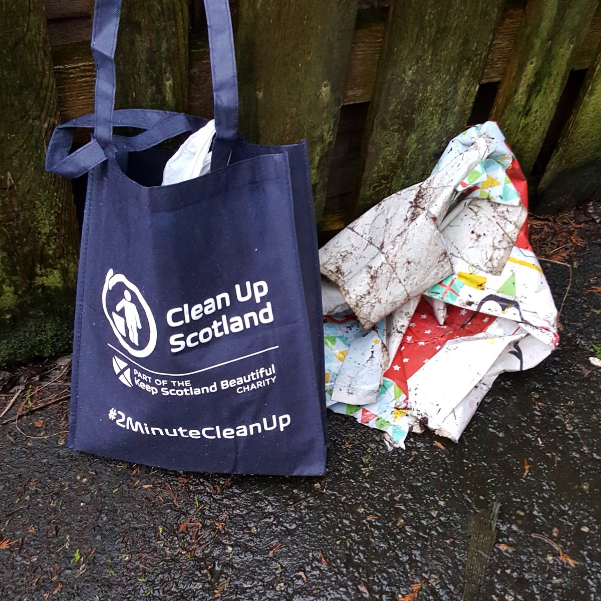 It is the first week of the #30DaysOfSpringClean challenge! 🤩

Can you pick litter for 30 days in April? Do it on your lunch break, walk to work, or over the weekend. You could be crowned as a #SpringClean19 Hero! 👑

Find out more: ow.ly/xs6h30ogQKc