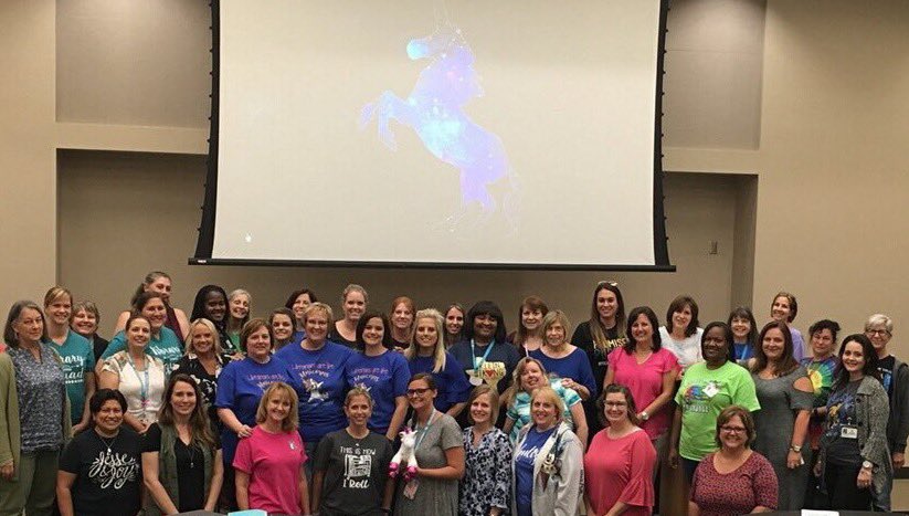 April is School Library Month! Thank you to the awesome librarians in <a href="/KleinISD/">Klein ISD</a> who are making #LibraryPromise a reality—modern libraries for modern learners! 📚🎉