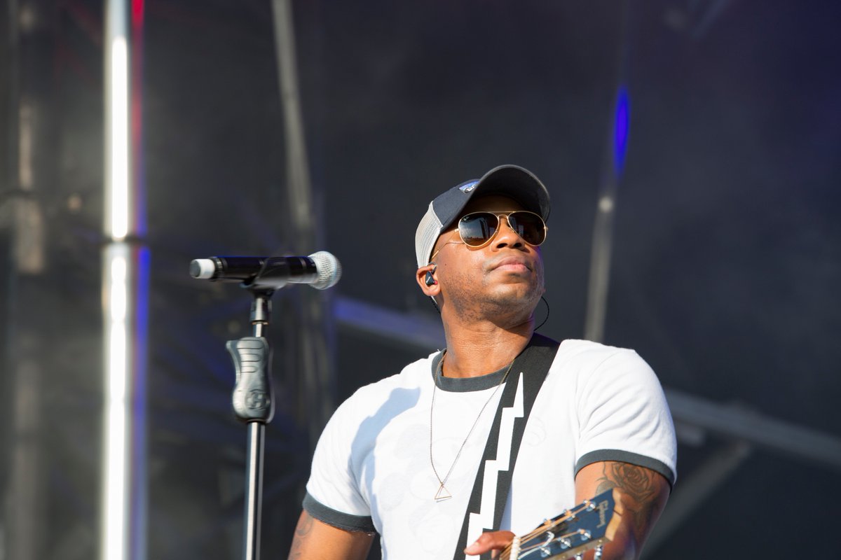 Shot I took of #jimmieallen #live at #ccmf Congratulations on #BestShot Went Gold in US &amp; Canada. #countrymusic #nashville #nashvillephotographer #cma #shutterviews <a href="/BBRMusicGroup/">BBR Music Group</a> #concertphotographer