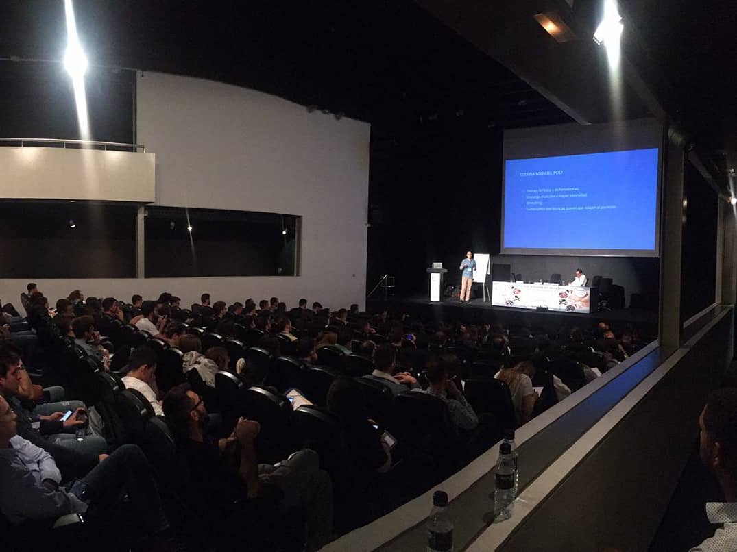 stabilityfisio's tweet photo. 👨‍🏫 Este fin de semana nuestro fisioterapeuta Eloy Jaenada estuvo como ponente en el II congreso de fisioterapia músculo-esquelética y deportiva de @miclinicatop en Elche.
Hablando sobre “Integración de la terapia manual en la sesión de fisioterapia”
#fisioterapiadeportiva https://t.co/2d7vzAtAOt