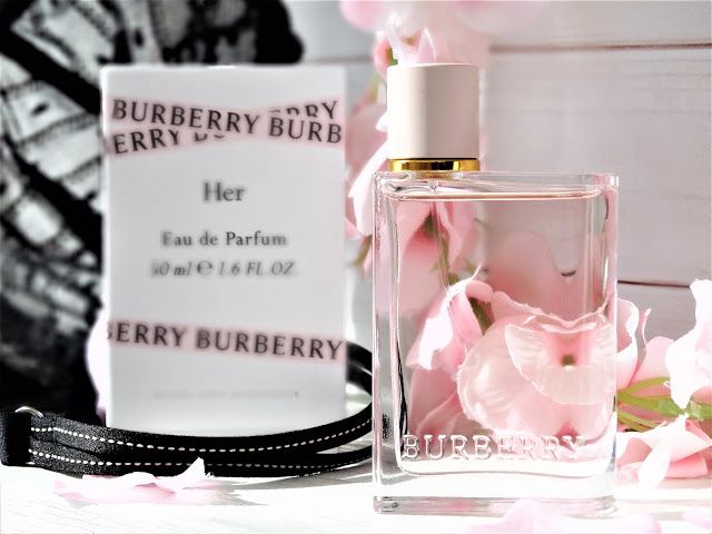 angellgd77's tweet photo. Aujourd'hui, sur le blog, je vous invite à découvrir mon avis sur Her - Le Nouveau Parfum Femme de @Burberry_France : https://t.co/o5NpdUW5hf
Disponible chez @notinofr à prix tout doux.
Bon lundi parfumé ♥
#parfum #Perfume #burberryspringsummer19 #fragrance #newblogpost https://t.co/JQ2IZV4hlB