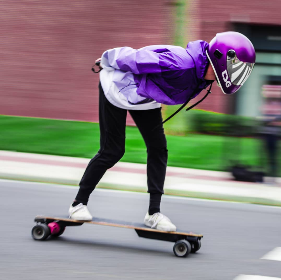 BrandonYuRU19's tweet photo. My personal brand &amp; interests involves e-skateboards (esk8). I create esk8 reviews &amp; content because have a unique perspective about it, having owned and used multiple types, and I believe they are part of the future of urban transportation. #dcim353a #txc19 https://t.co/pA0Q1ss2rF