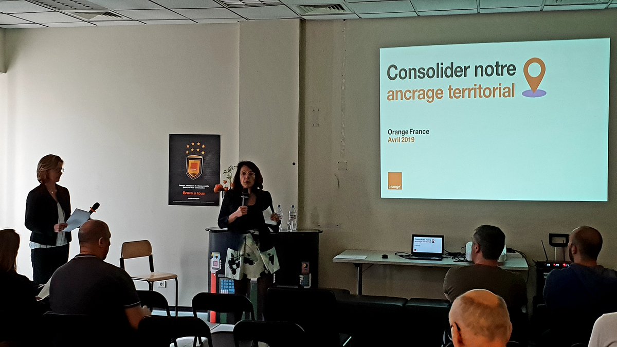 MarcDigiteam's tweet photo. À @OrangeIDF, @BarbaraColin et @bdelagrevol lancent #AncrageTerritorial sur le site de Philippe Auguste auprès des salariés des unités #scoidf #uatidf #uiidf @laurence_jdn @fabiennedulac https://t.co/dmPmQhJBcb