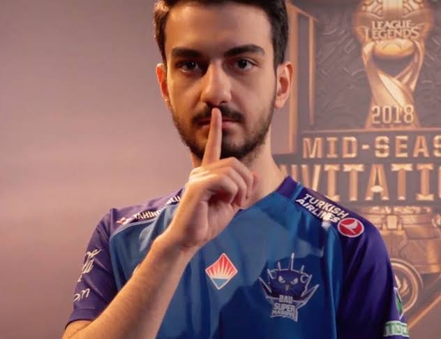 Her takımı tutmasıyla ünlü gelecek nesillerin ondan çok şey öğrenebileceği degerli Koç Buğra "Japang" koç olarak kadromuzda yer alacak.
Aileye hoş geldin.
#Bp2019