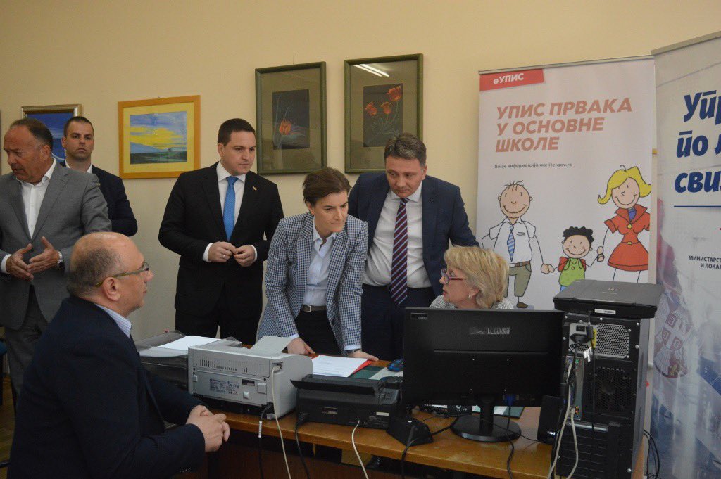 brankoruzicsps's tweet photo. Reformom administracije želimo da se građani osete dostojanstveno u kontaktu sa državom i da se u najvažnijim životnim momentima posvete sebi i porodici.
#eUPIS
@mduls @anabrnabic @Marina_Drazic
@Mihailo72J @NesaStefanovic #MinProsvete @socijalisti https://t.co/LAWOZh1eOE