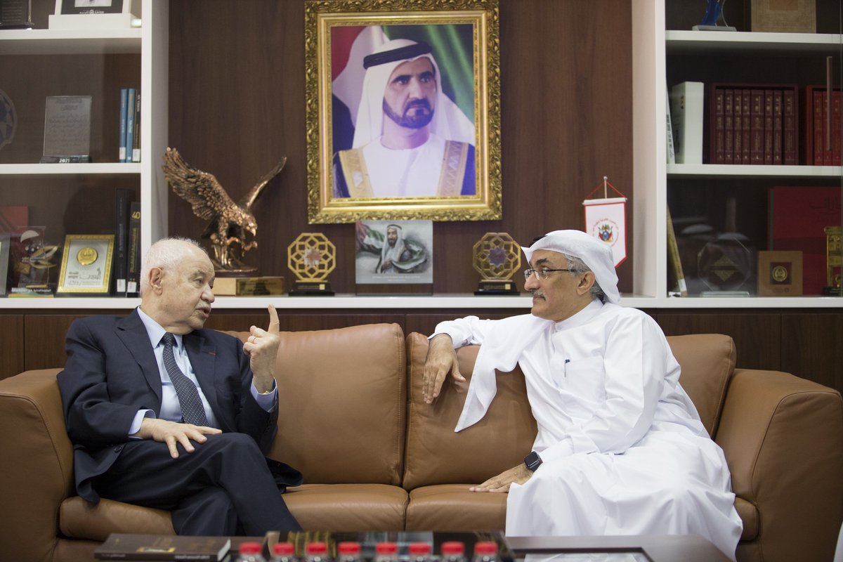 LAD_Dubai's tweet photo. In celebration of the National Month of Reading, H.H. The Ruler’s Court in association with The Government of Dubai Legal Affairs Department hosts “The knowledge factor - Dr. Talal Abu Ghazala”
#LAD_Dubai #Reading_Month https://t.co/ntfK3AbzpF