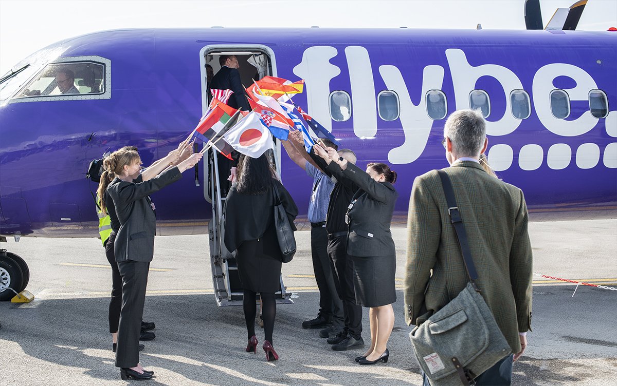 Celebrations for the first flights to London Heathrow! Fly four times daily with @Flybe from Cornwall Airport Newquay.

Discover the possibilities in onward connections with our interactive map at cornwallairportnewquay.com/flying-from-co…