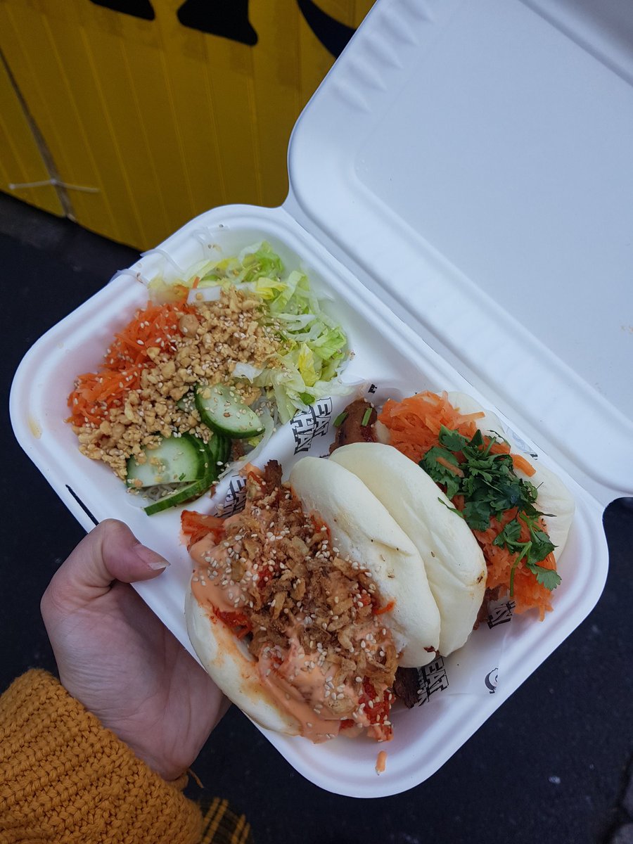 Taking part in #MeatFreeMonday today with these amazing vegan bao's and noodle salad from <a href="/EatChayClub/">Eat Chay</a>. So tasty plus good preparation for our very own Meat Free Monday during <a href="/Waterwise/">Waterwise</a>'s #WaterSavingWeek on 29th April! Hope everyone gets involved! 🙌🏼