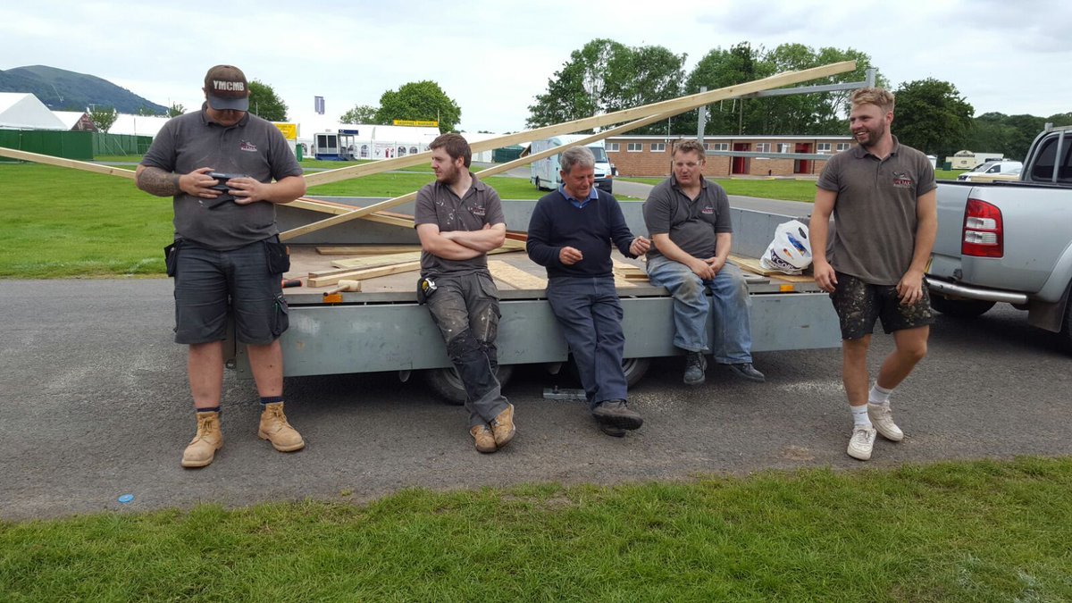 We're also really good with commercial premises - bespoke display units, refits, doors, windows, counters, bars - you name it, we can build it #herefordhour