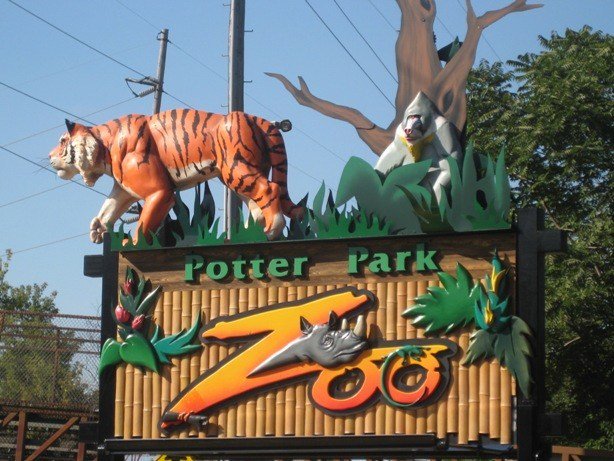 quietcitymaps's tweet image. David M. Sykes tell us about Potter Park Zoo in Lansing, MI, which is offering hearing protection to visitors who suffer from sensory overload. silencity.com/2019/04/01/dra…