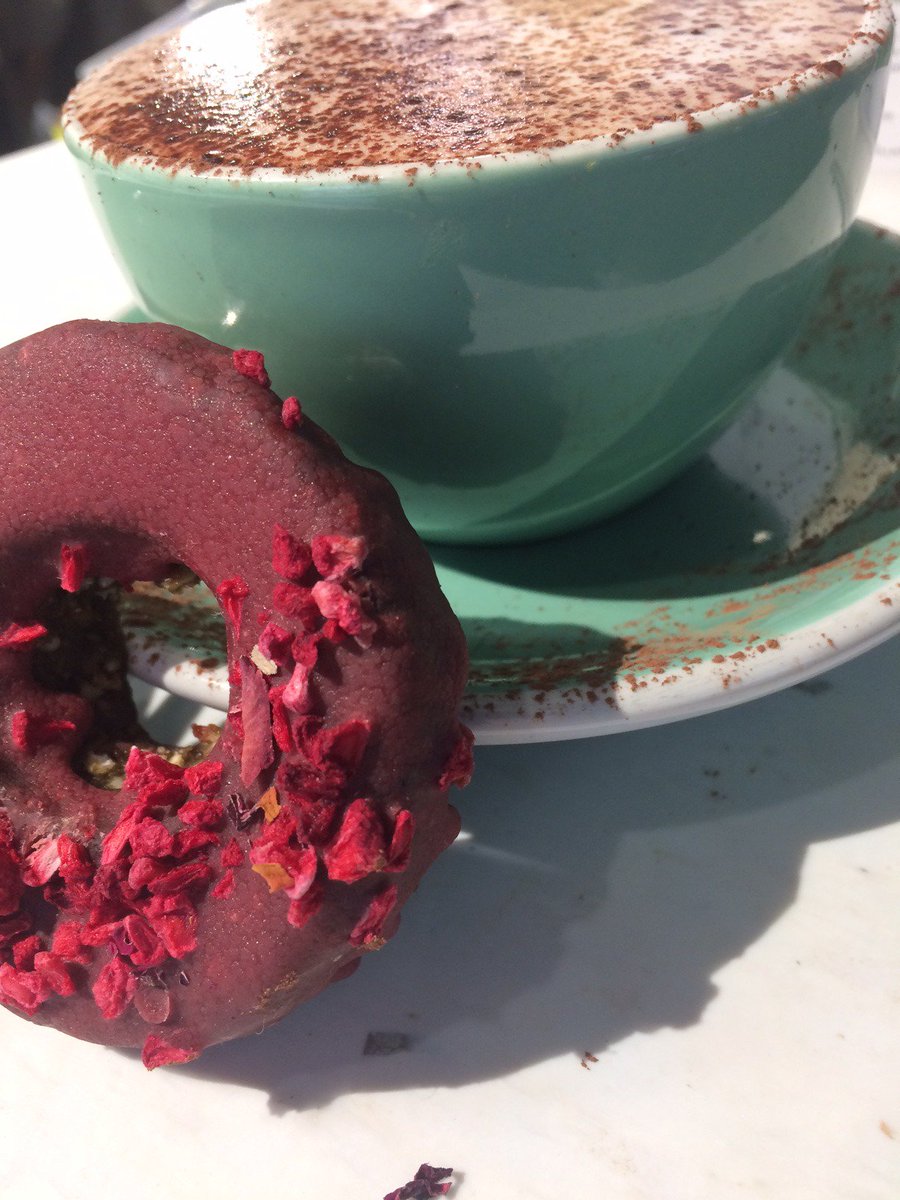 luminaries_mag's tweet photo. We are just wild about your guilt-free #deliciouslorganic #pronuts! @rawpressco @wolfandbadger Our editor sampled them at the Kings X pop up cafe. #organicmagazine #InspiringMedia #London https://t.co/BAn5hwjIrW https://t.co/MqxvkXYcXN