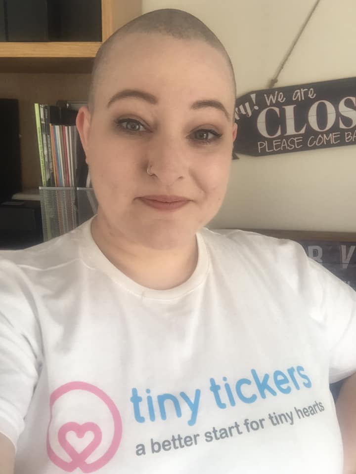CS2Transport's tweet image. And it&apos;s done!
Well done Sara (@slbisset) for doubling your target of £750 for @tinytickers 
#CHDawareness #charity #bravetheshave #baldHROfficer