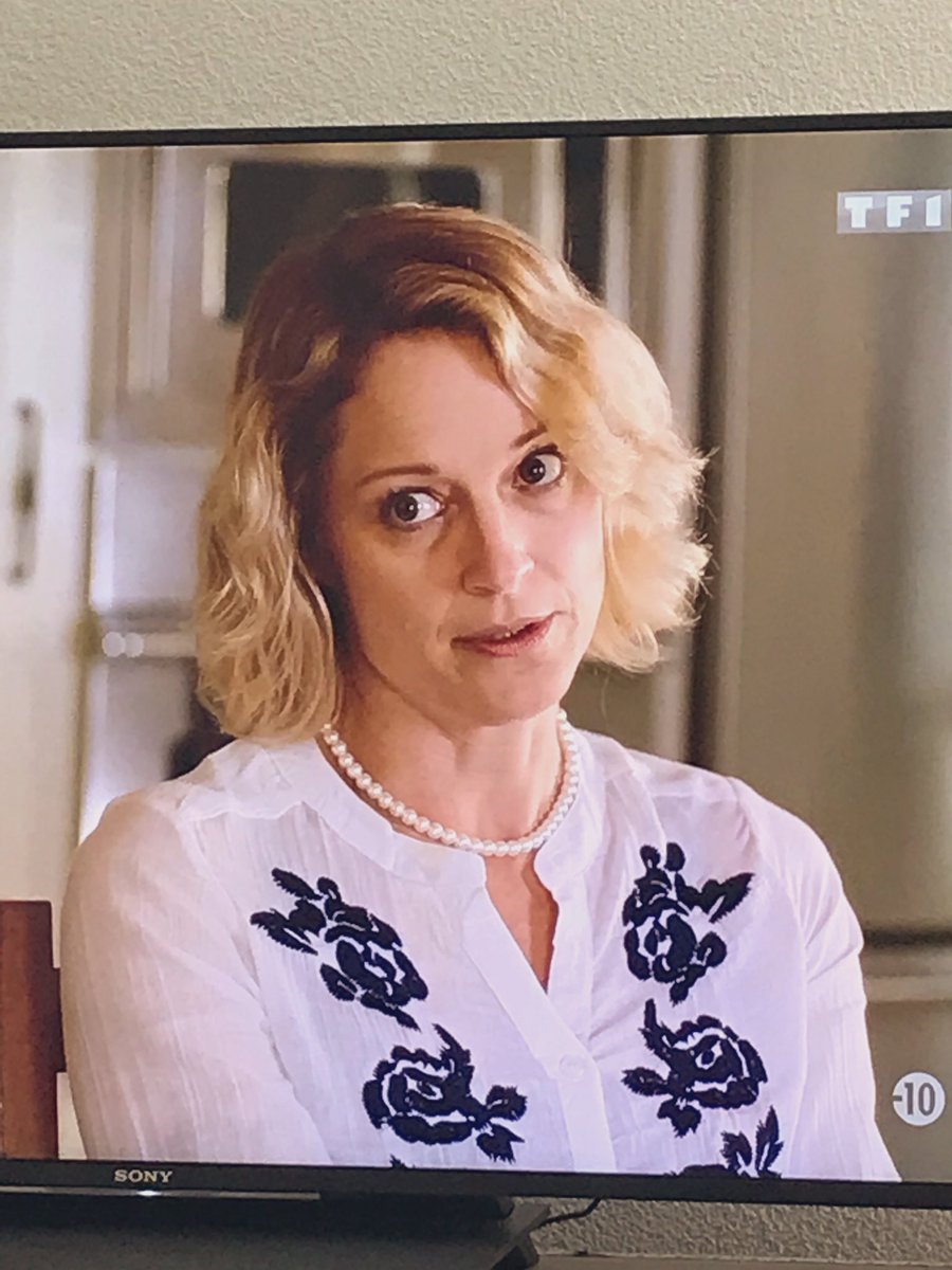 smaia89's tweet photo. Of course I’m not okay, how could I be, with @TeriPolo1 on my screen?!? #DeadlySwitch rocking my tv atm 😍❤️ #cocoforTeri https://t.co/zFJ4FxYl31