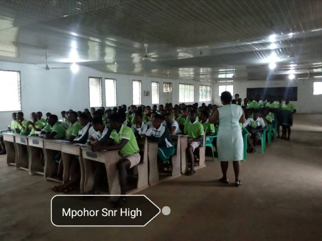 NSBTGhana's tweet photo. NSBT interacts with several Senior High Schools in the Western Region on 2019 admissions. We are bringing your preferred university to you. Complete your application now! #NSBT #JobsafterNSBT https://t.co/RRUmx6748F