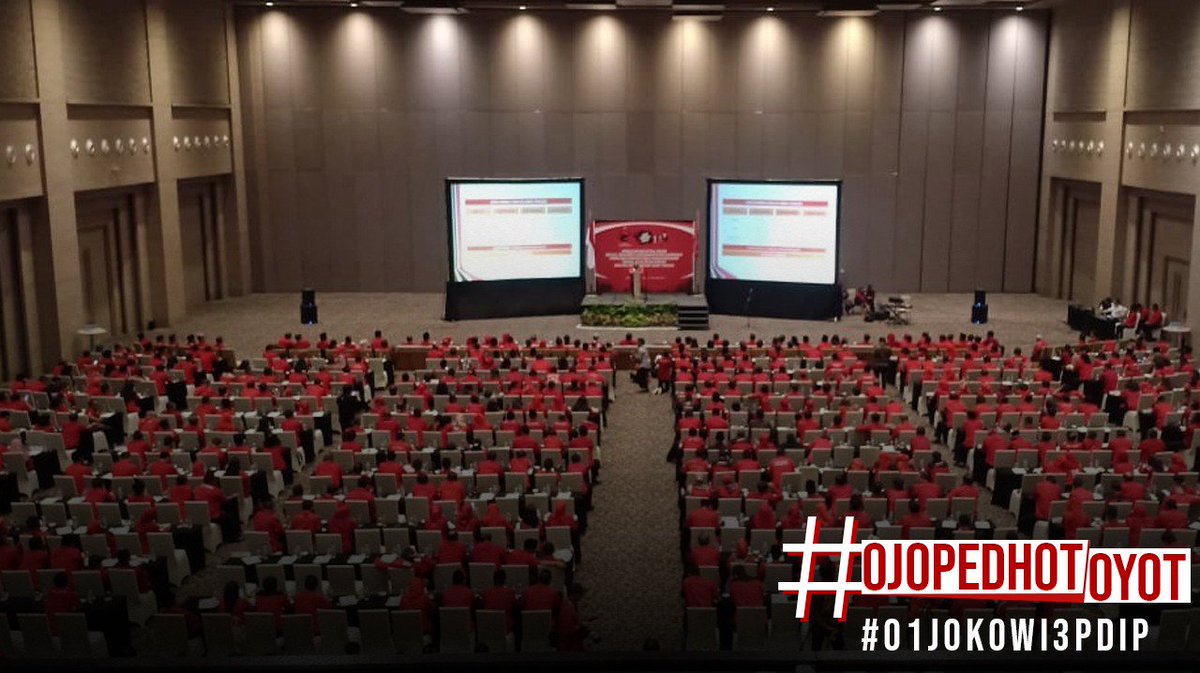 Gemblengan Ketua Umum Ibu Hj. Megawati Soekarnoputri dan Briefing Panglima Tempur Mbak Puan Maharani Kepada Tiga Pilar Partai DPD PDI Perjuangan Jawa Tengah. Hotel Alila Surakarta, (31/3/19).

#01Jokowi3PDIP 
#OjoPedhotOyot

@DPD_PDIP_JATENG <a href="/PDI_Perjuangan/">PDI Perjuangan</a>