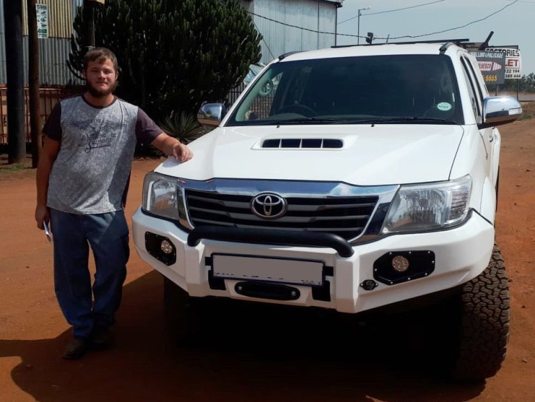 nær ved riffel for ikke at nævne Wildog Accessories Official na Twitteru: "Another day, more happy clients  at the Wildog Fitment Centre! #wildog #wildogaccessories #4x4 #4x4bumper  #4x4offroad #design #develop #manufacture #southafrica #happyclient #toyota  #volkswagen #amarok #hilux ...