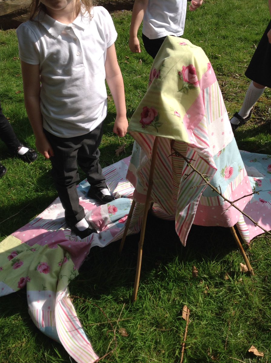 gfprimaryEvans's tweet photo. Den building⛺️
#WalesOutdoorLearningWeek https://t.co/WG2aKPikXd