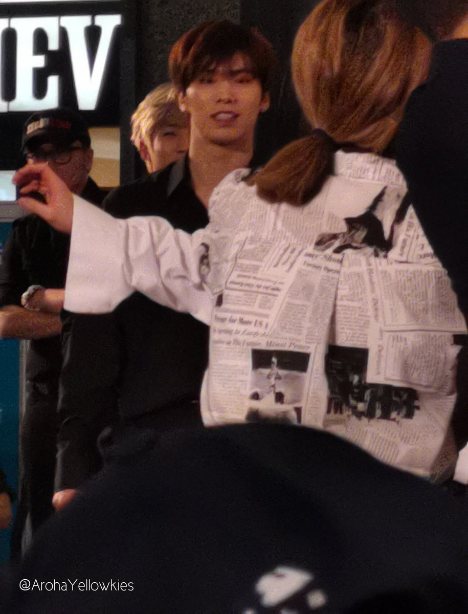 ArohaYellowkies's tweet photo. okay i love you Minhyuk but pls stop staring at me 💖🤣

@offclASTRO @jp_offclastro #라키 https://t.co/tsd2Y8rQ8j