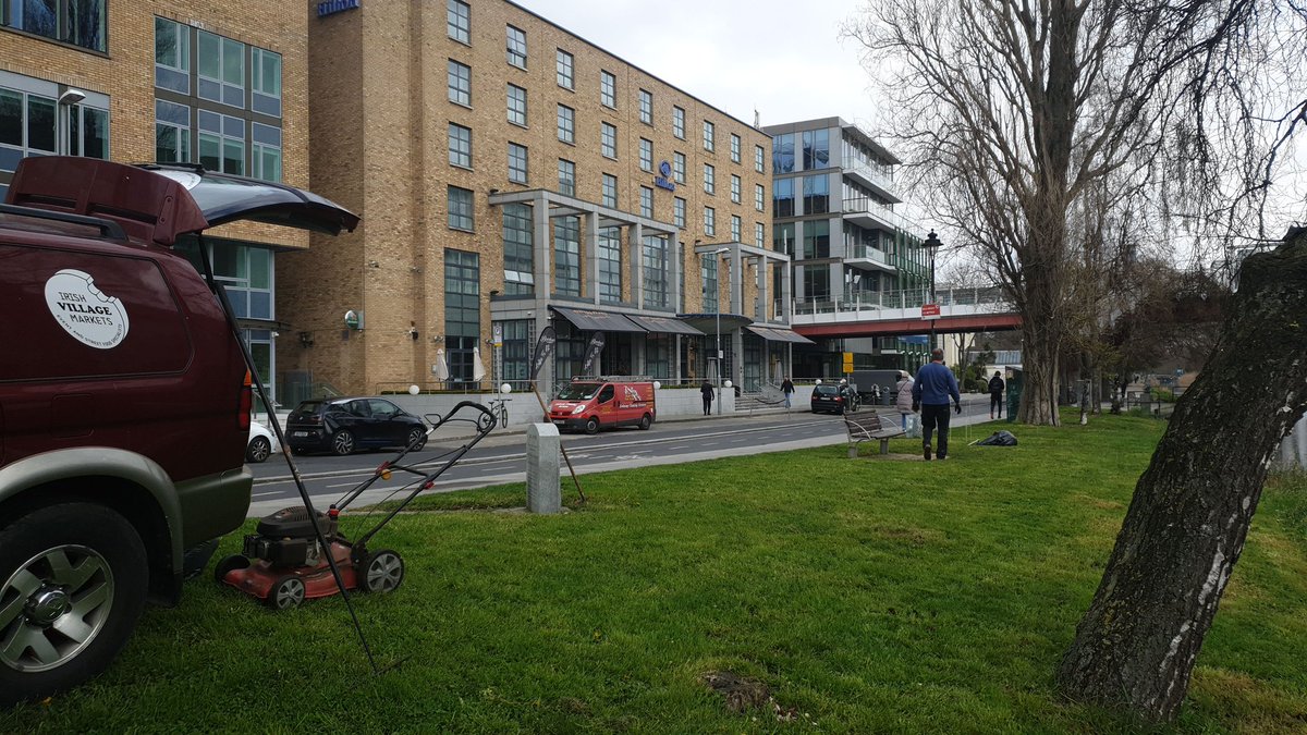 LunchtimeMarket's tweet image. Grass cut and area cleaned in advance of Friday's Charlemont Place Lunchtime Market opposite the Hilton Hotel