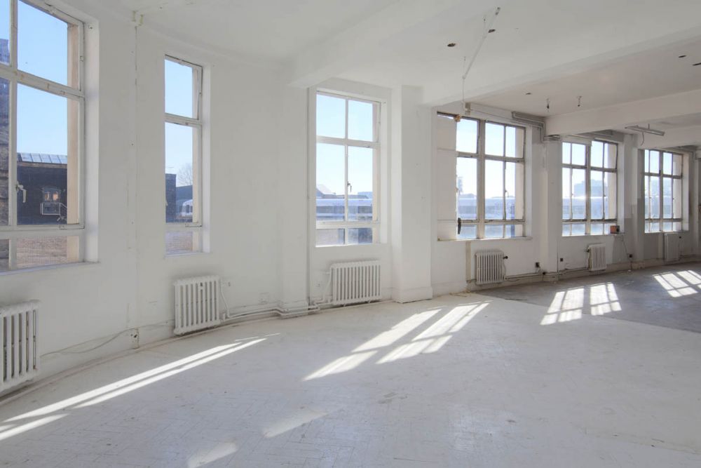 LocalityLtd's tweet image. LOC4091: Empty office building (Southwark, London) This great building offers 5 floors and a basement, a small terrace and flat roof with views of London and the Shard. #filmmaking #locationscout #location bit.ly/2JO30j6