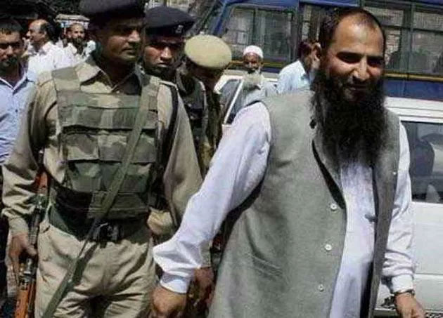 RadioPakistan's tweet photo. #JKML Jammu and Kashmir Muslim League denounces the continued illegal detention of party Chairman, Masarrat Aalam Butt and other Hurriyat leaders and activists https://t.co/pfHI2CopNk https://t.co/MiY2k7e4WB