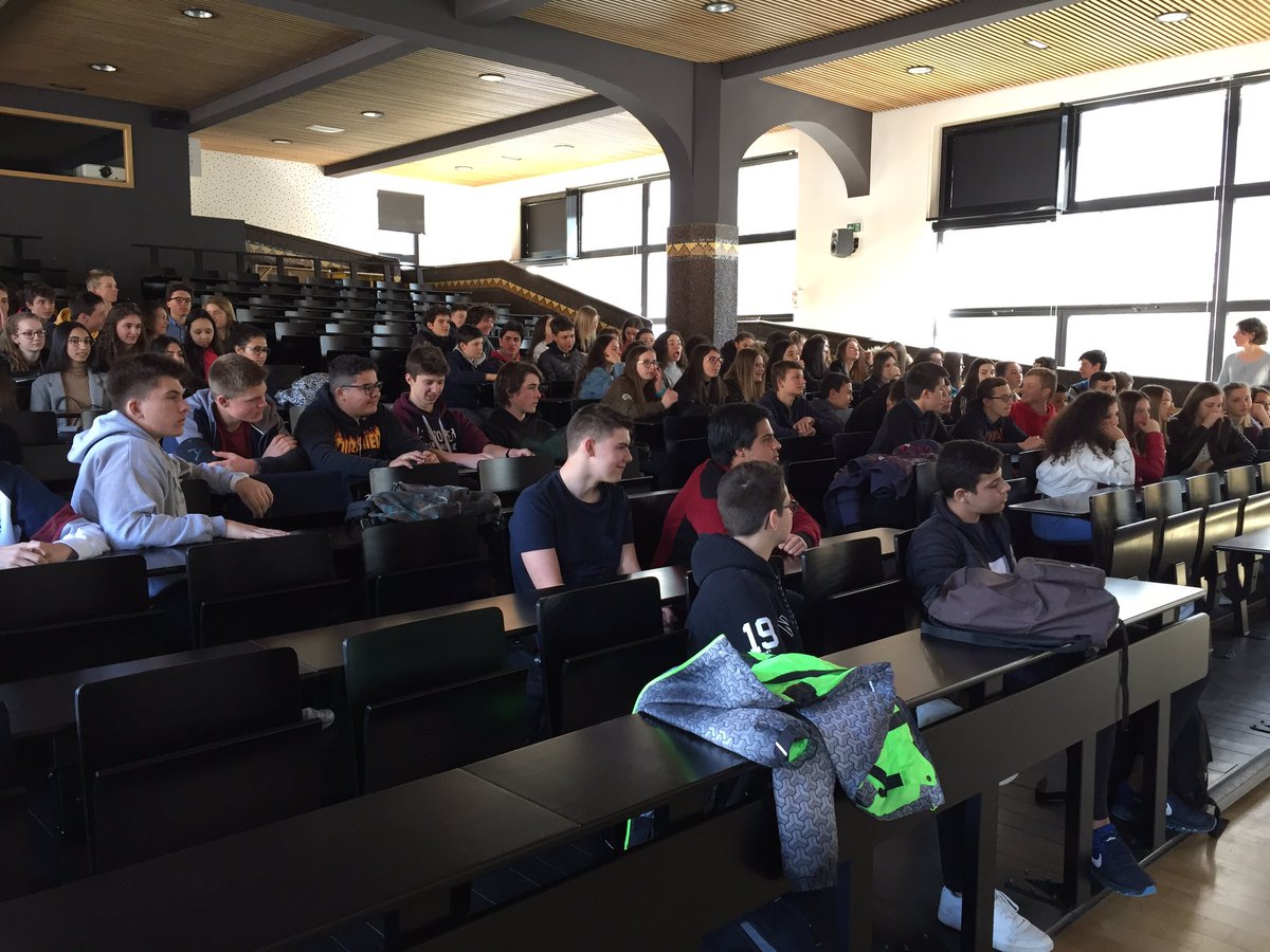lyceeberard's tweet photo. Nos lycéens participent au Prix des lycéens de la nouvelle avec les collèges de morez ! Bravo à tous ! https://t.co/2C3TUC7Cdg
