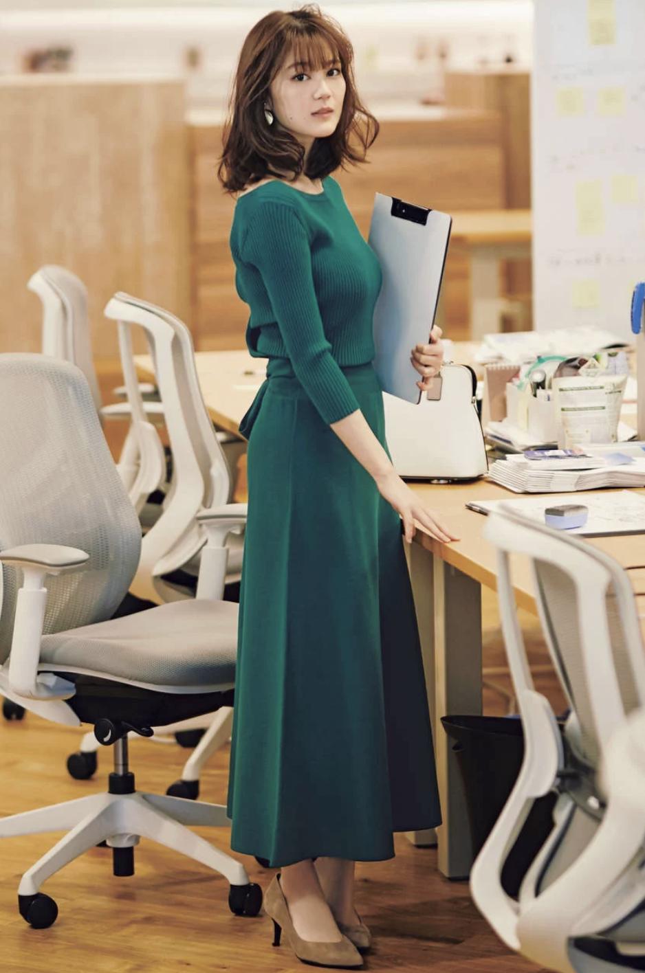 乃木坂　生田絵梨花　キレイ神様と待ち合わせした女 Tシャツ Mサイズ 画像12/19) 乃木坂46生田絵梨花“純白ランジェリー”で女性も