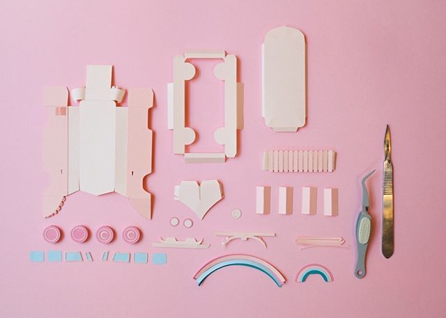 AdrianandGidi's tweet photo. Paper pieces for a mini Volkswagen van for a super fun project we worked on for @benefitcosmetics ☀️🌸☀️will be sharing the final result soon 🌴
.
.
.
.
#papercraft #papercar #paper #handmade #artdirection #setdesign #setdesigner #stopmotion #animation… https://t.co/mQ13FxfSsr https://t.co/Qit2M7bZEx