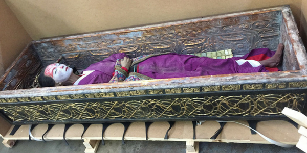DG_Creatives's tweet photo. Creating large props can pose some interesting engineering challenges, such as Himoko’s sarcophagus in the last Tomb Raider. https://t.co/ZdkFTFB5FN #LargeProps #TombRaider #Filmprops https://t.co/j6vEclm0Fh