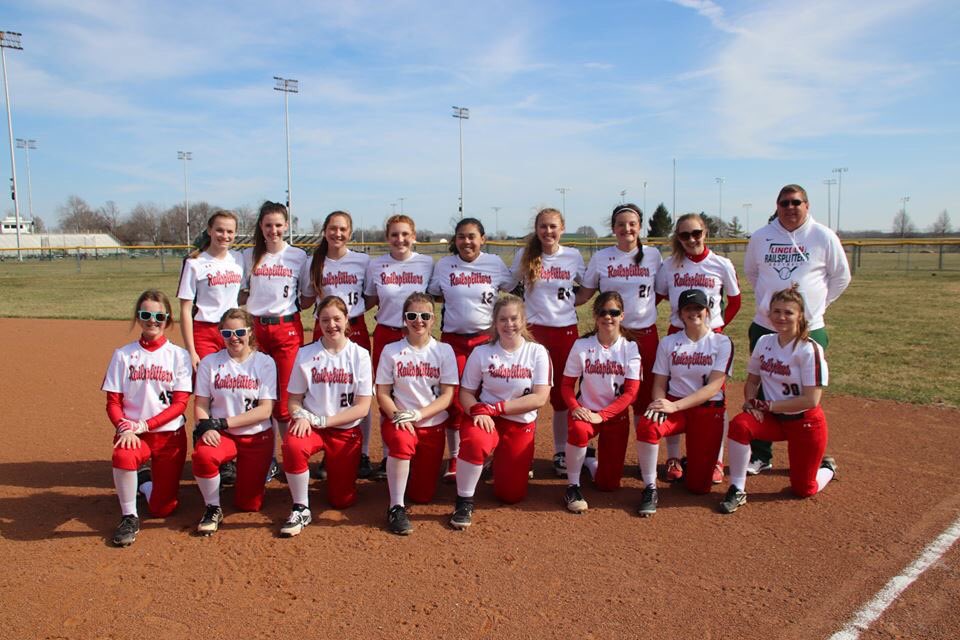 lp0727's tweet photo. Gameday for the Lady Railers as they take on Jacksonville Crimsons at Schweitzer Field at 4:30. #railernation  #railersoftball https://t.co/EbEVKz0VLm