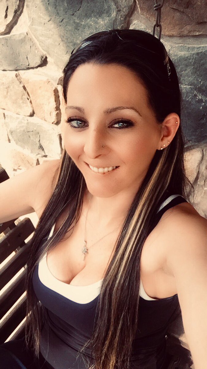 nickolemae's tweet photo. #WatchMyBounceBackGame
#IKnowShesGotHatersButItAintHerFaultNoLookWhatGodGaveHer
#NoFilterNeeded #BeautifulDisaster #NeverSettle #TrueQueenStatus https://t.co/bHnODr6ec6