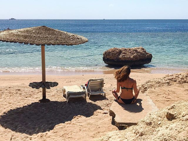GiuliaBaldi94's tweet photo. Dopo il viaggio in America, bellissimo ma molto faticoso, non potevamo scegliere meta migliore per rilassarci 🌊#marebello
•
#sharmelsheikh #deserto #vacanzapernoi #noidue #leoegiulia #iloveviaggiare #amoviaggiare #iloveviaggio #viaggiare #instatravel… https://t.co/5WkXj9BtN5 https://t.co/UAaYlE2WzO