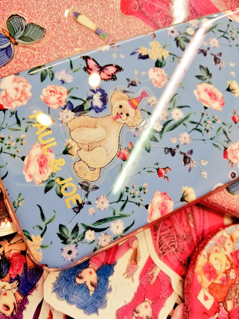 banchi___'s tweet photo. 個展４日めありがとうございました💗
今日はのんびり営業だったので明日も絵ゆっくり見たい方やグッズゆっくり見たい方は狙い目です🌹💗
毎日なのですがお客さんがあたたかく優しいのでいつも楽しく感謝でいっぱいです🙏🐥🙏
明日も12時から夜8時までお待ちしてます💄🐲よろしくね💐💐

#YOUROSE https://t.co/f7ByMso2Ev