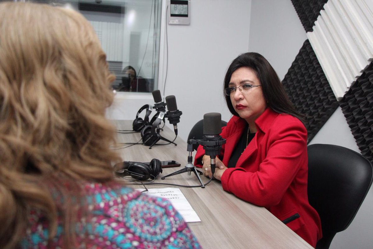 FiscaliaEcuador's tweet photo. "Tenemos alrededor de 19 casos en los que se involucra a asambleístas, sobre todo por el caso 'diezmos'. Estamos investigando para determinar posibles responsabilidades", menciona la Fiscal General (e), @RuthPalaciosEc en @LaRadioAsamblea. https://t.co/wpCpIKAg0V