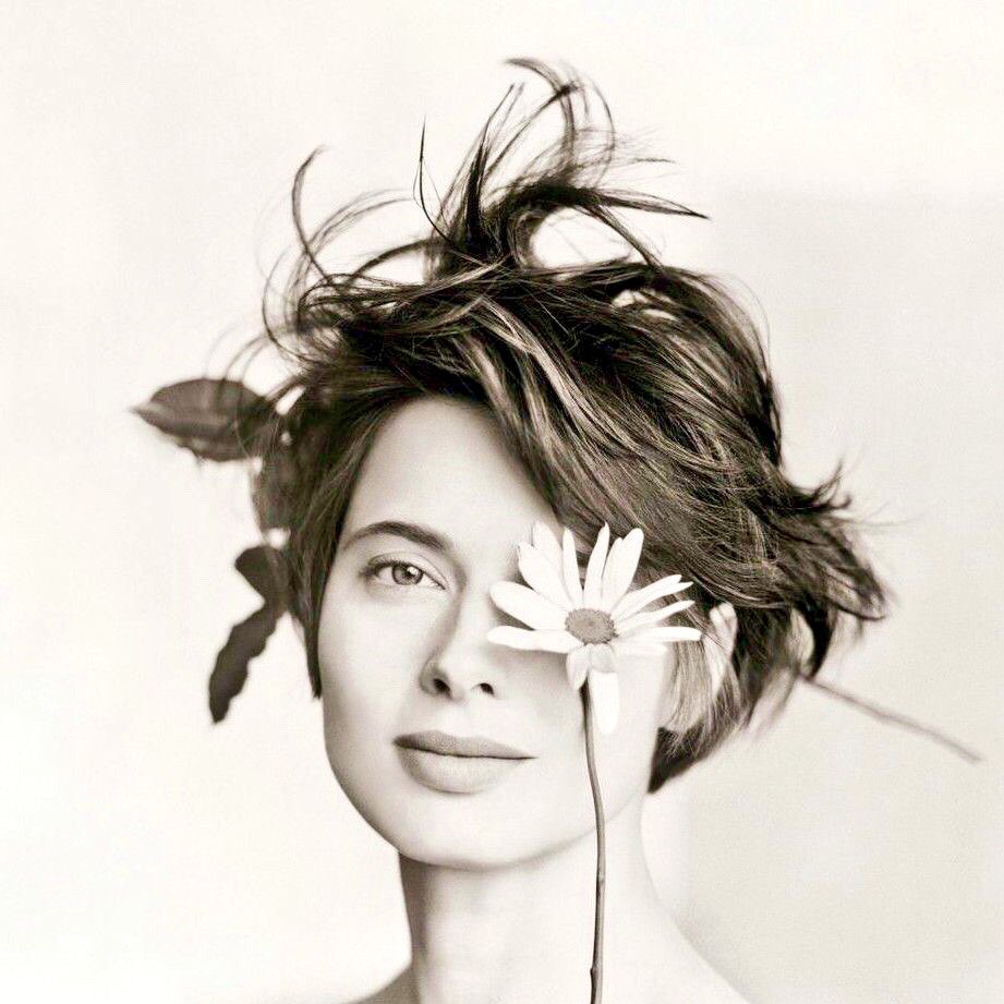ghegola's tweet photo. M’ama non m’ama

mi sono smaltato

di margherite

G.Ungaretti     da  Annientamento 

#SinfonieDAmore 

Daisy, Matthew Rolston 1988 https://t.co/tsyS7OgZXs