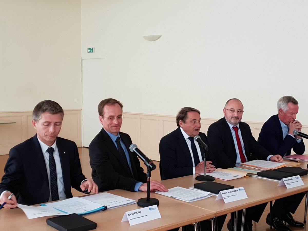 Prefet36's tweet photo. Thierry BONNIER,  @prefet36 participe à l'installation du comité  de pilotage "Territoire d'Industrie" de l'Indre. #Issoudun #Châteauroux , industriels et élus se mobilisent pour soutenir les projets locaux. #TerritoiresdIndustrie https://t.co/XgmtrrMWy6
