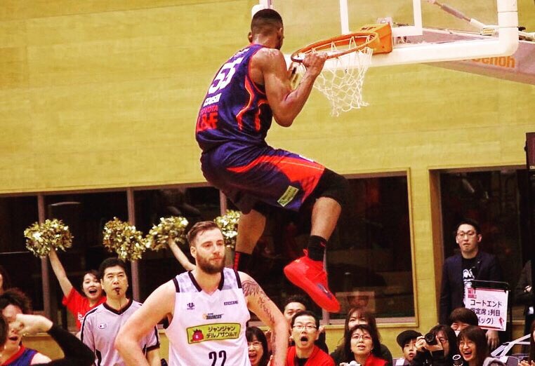 BigMarc50's tweet photo. Good Weekend of Basketball. 2 Solid Home Wins 戦いを続ける 🏀🏀 https://t.co/BcUeDIv3ZR