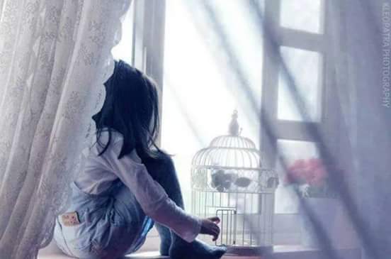 دل لے پنجرے میں کسی
 کو قید کرنے کی حماقت
 مت کرنا ورنہ سکون
 اڑ جائے گا ••