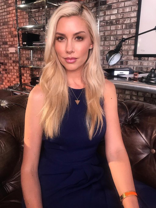 Simple glam for one of the interview days. I don&rsquo;t feel comfortable wearing pounds of makeup. I like<a href="/tag/sellingsunset"class="tags"><span>#sellingsunset</span></a>