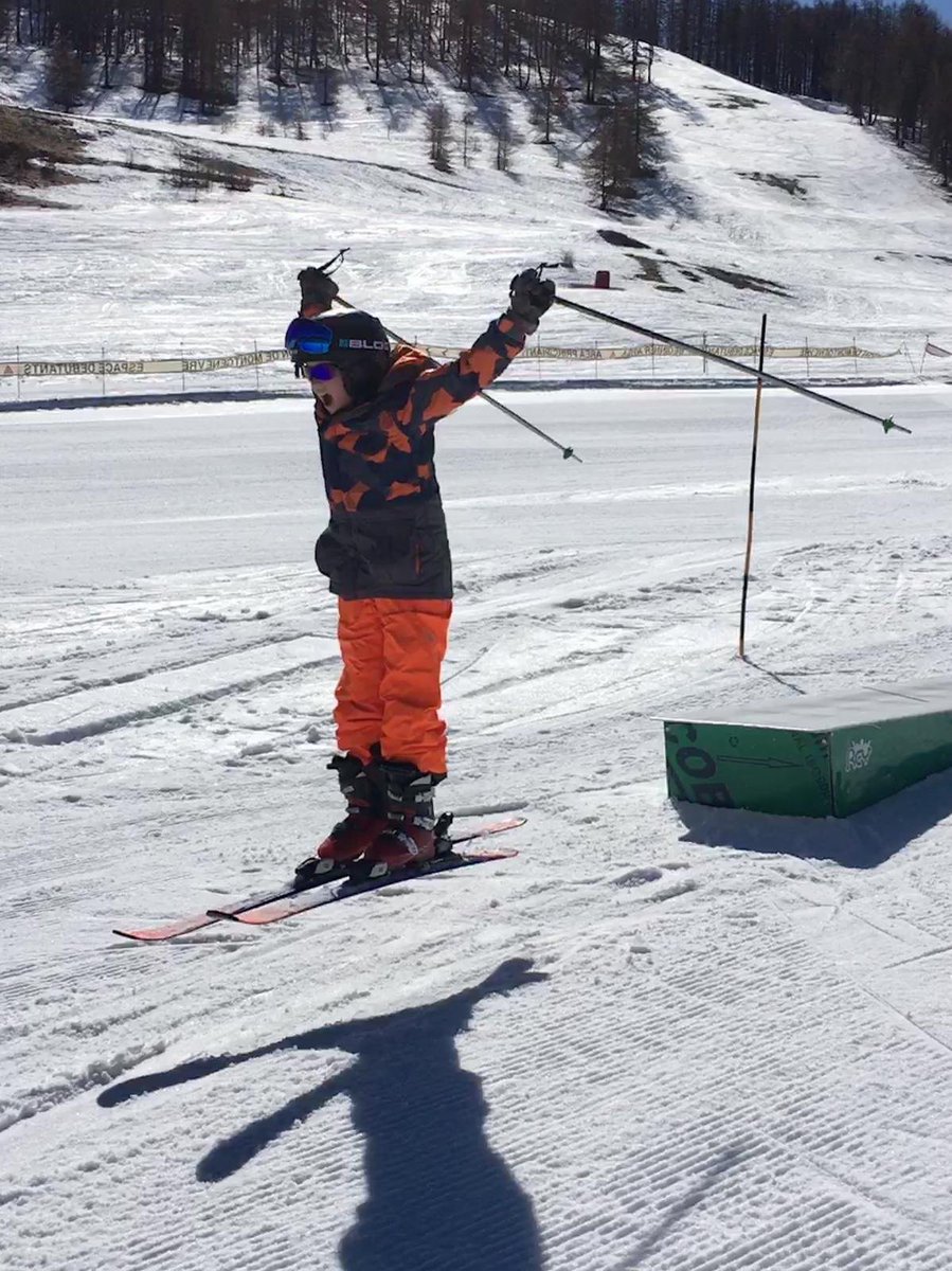 Greenfield_Sch_'s tweet photo. Jumping into Monday like...
#carrotcrew #gfsskitrip2019 #fundayMonday https://t.co/BEIAU1xIVI