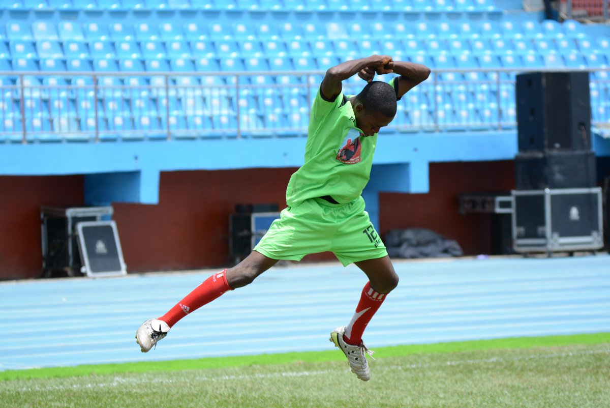 ZenithBank's tweet photo. Players giving their all on the pitch at the Zenith Bank Delta State Principals Cup 2019. https://t.co/wDDJgVaeRs