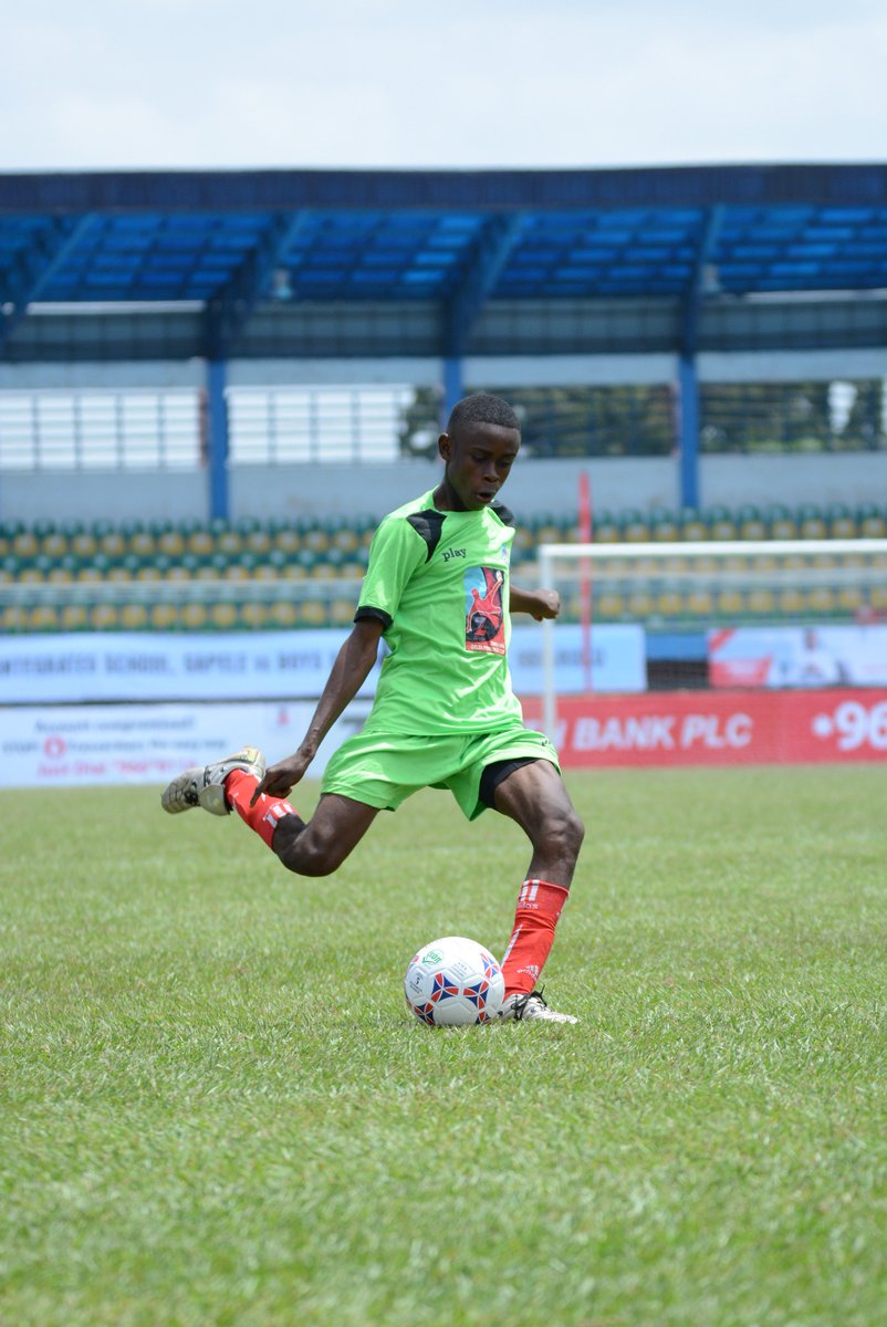 ZenithBank's tweet photo. Players giving their all on the pitch at the Zenith Bank Delta State Principals Cup 2019. https://t.co/wDDJgVaeRs
