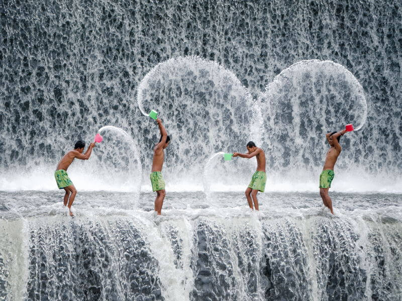 mai_guide's tweet photo. 2019 Guide to Songkran with kids in Chiang Mai! https://t.co/GXXTGJ5kzX
#waterfight #ThaiNewYear #Chiangmai #Thailand #Songkran #songkranfestival #kidfriendly #chiangmaifamilyguide #cmfg https://t.co/imS4UIbEdu