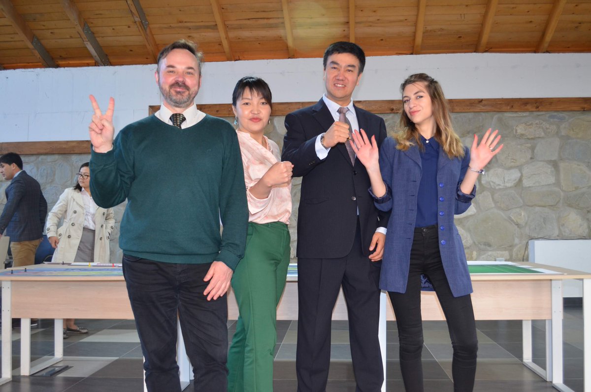 WeAreNIMD's tweet photo. #InPictures: Launch of our new game "Democratia"

Through interaction and #innovation, the game teaches future politicians essential skills such as #dialogue, strategic planning and negotiation. 

More on our work with young and aspiring politicians: https://t.co/SvOcVngPjh https://t.co/qQqen0EP7F