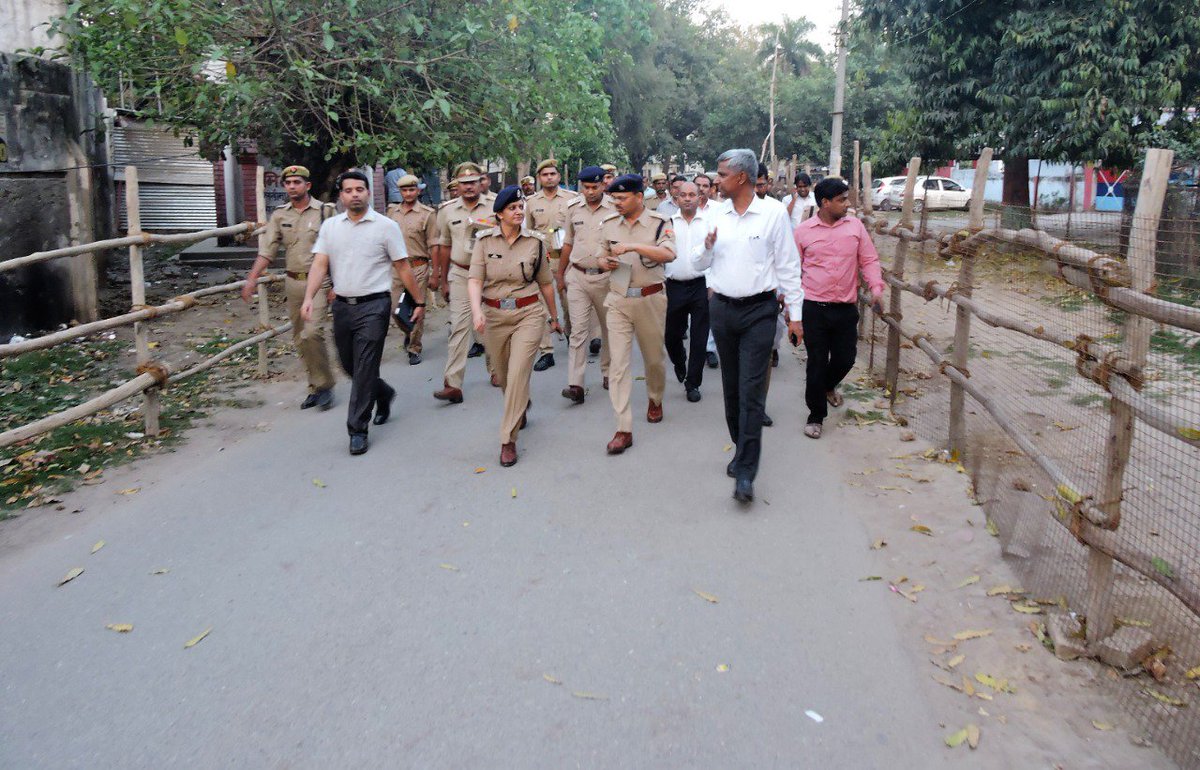 ◆लोकसभा सामान्य निर्वाचन 2019 के तहत जनपद खीरी में चुनाव प्रत्यासियों के नामांकन प्रक्रिया से पूर्व जिलाधिकारी महोदय व पुलिस अधीक्षक महोदया खीरी द्वारा कलेक्ट्रेट परिसर स्थित नामांकन स्थल का भ्रमणकर सम्पूर्ण सुरक्षा व्यवस्था का निरीक्षण कर संबंधित को आवश्यक दिशा निर्देश दिए गये।